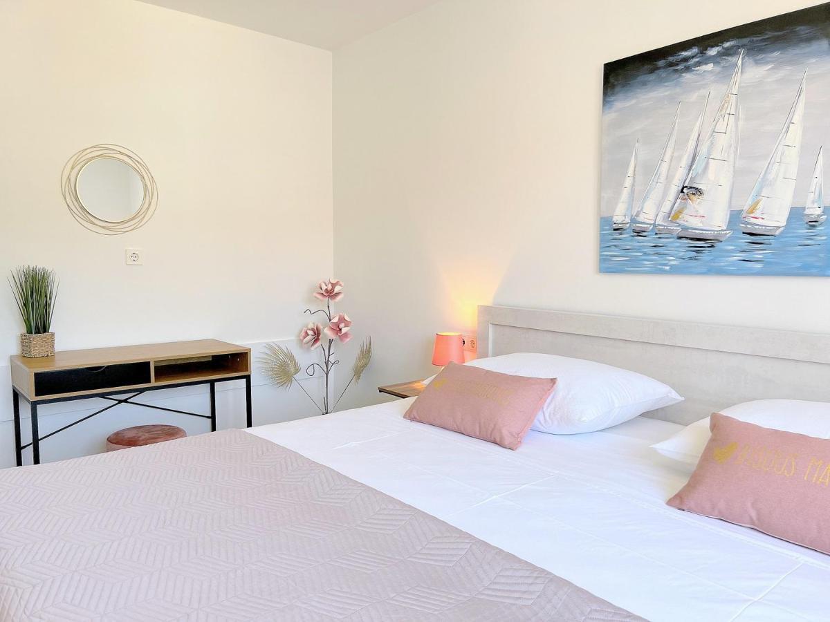 Rab City Apartment Greeny Rab Town Eksteriør bilde