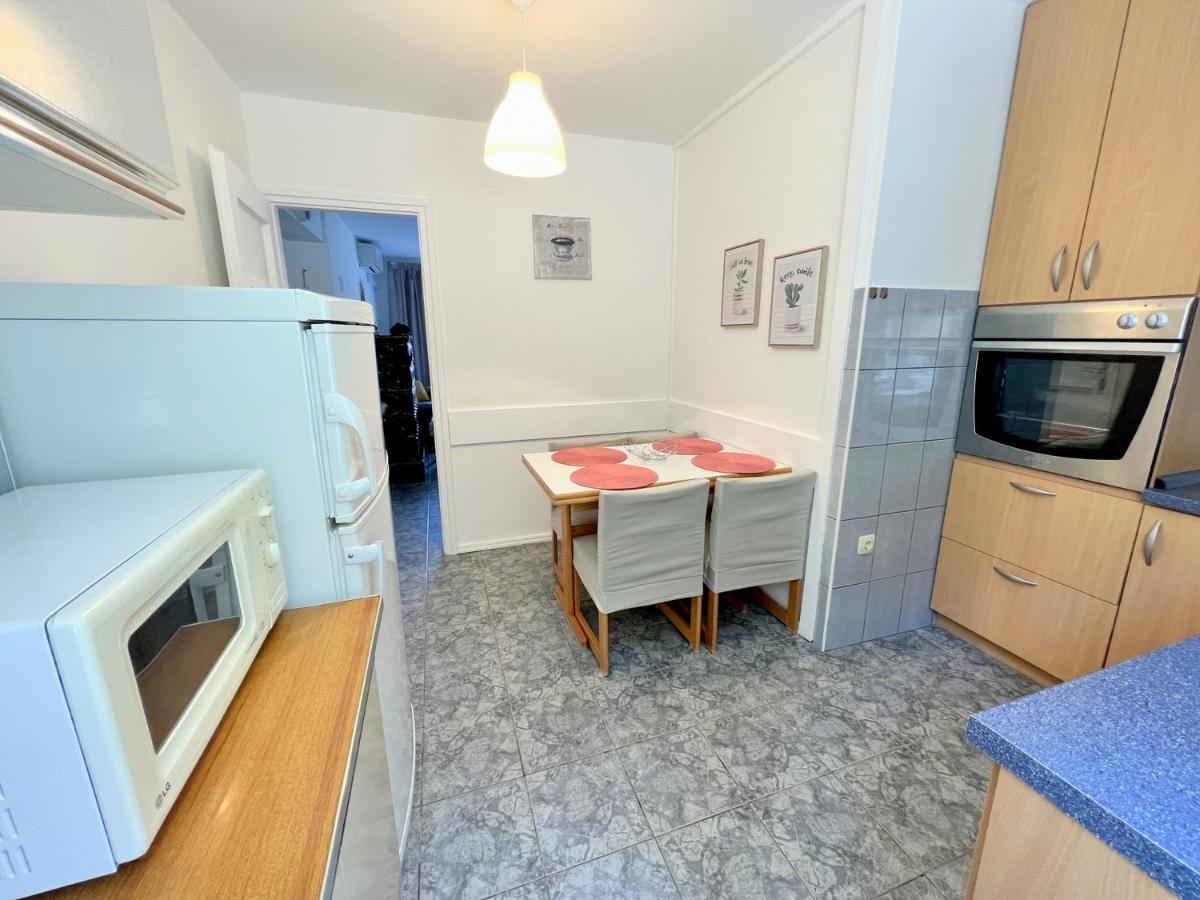 Rab City Apartment Greeny Rab Town Eksteriør bilde