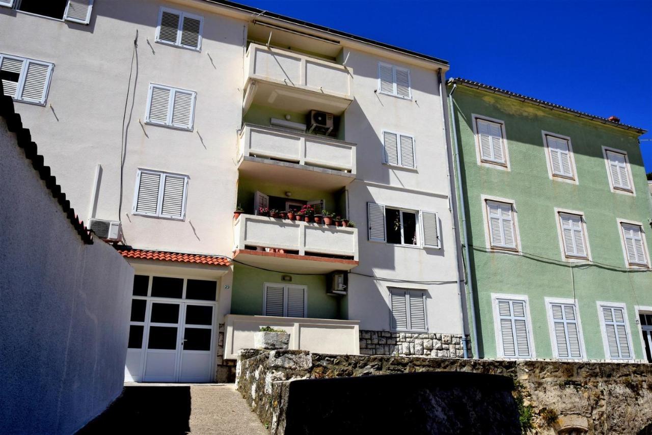 Rab City Apartment Greeny Rab Town Eksteriør bilde